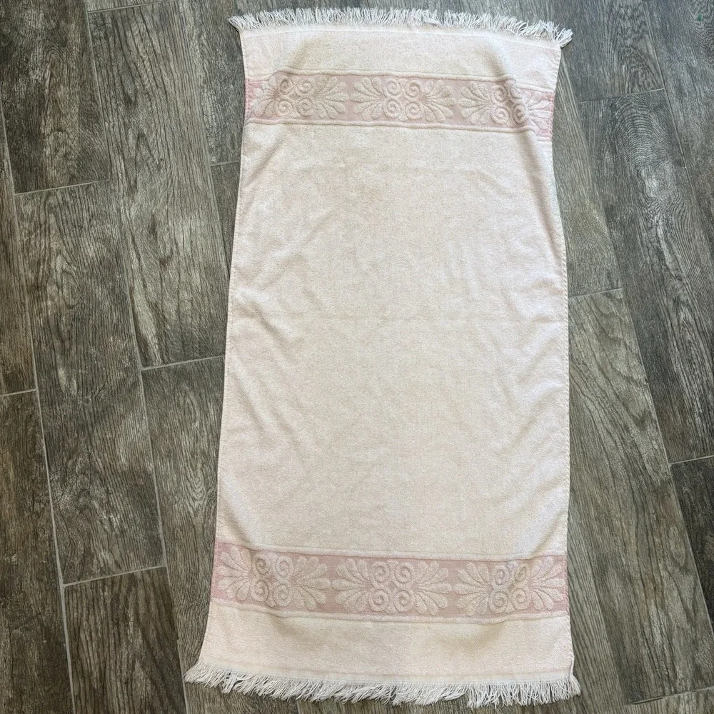 Vintage Cannon Monticello Bath Towel Sculpted Fringe Peach Pink USA 21 x 41